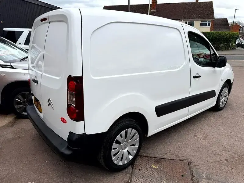Used Citroën Berlingo 75 HP (55 kW) 2012 White MPV