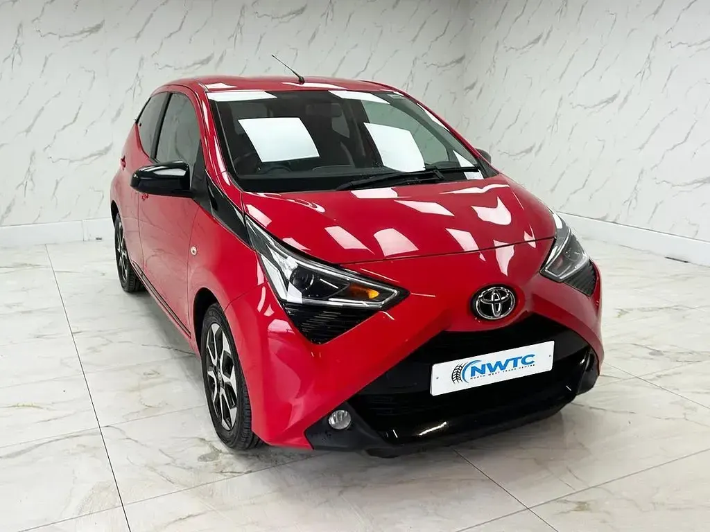 Used Toyota Aygo Trend 71 HP (52 kW) 2019 Red Hatchback