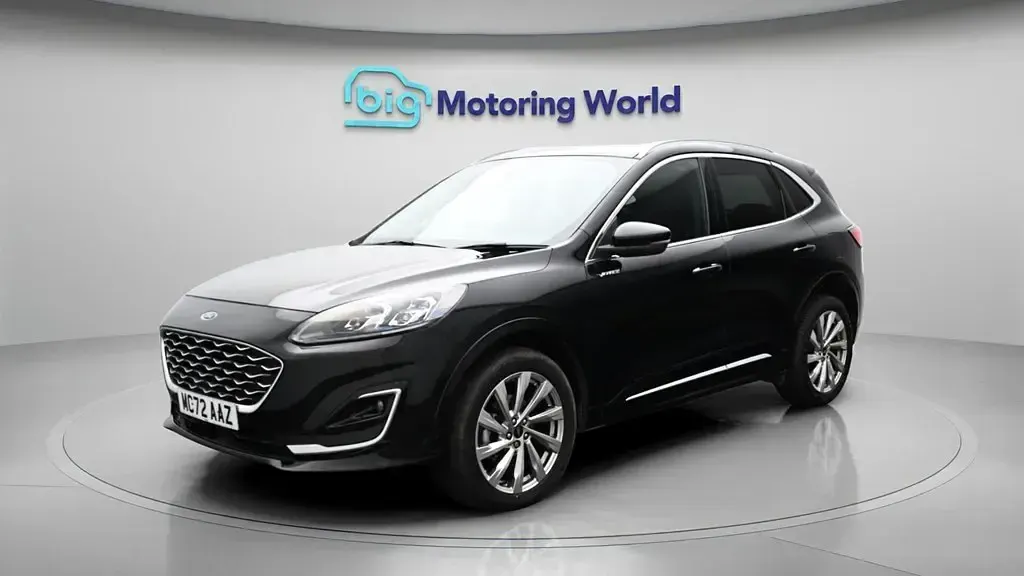 Usado Ford Kuga Vignale 190 HP (139 kW) 2023 Preto SUV