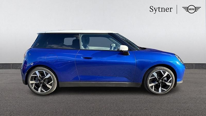 New Mini Cooper SE Hatch 158 kW (215 HP) 2025 Blue Hatchback