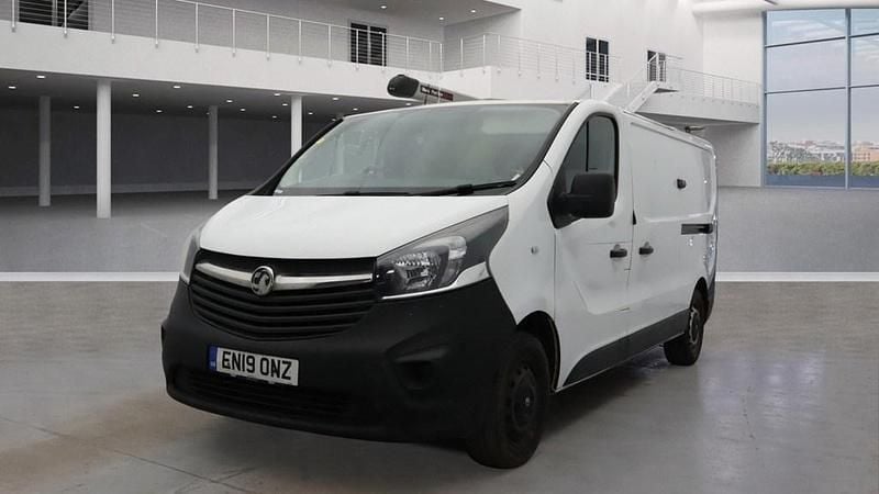 Used Vauxhall Vivaro 120 HP (88 kW) 2019 White MPV