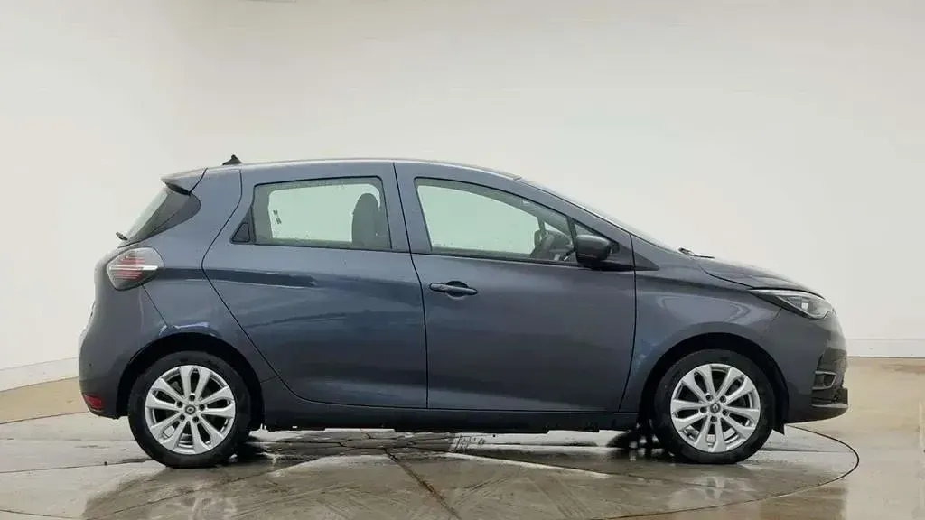 Used Renault Zoe Iconic 100 kW (136 HP) 2022 Hatchback
