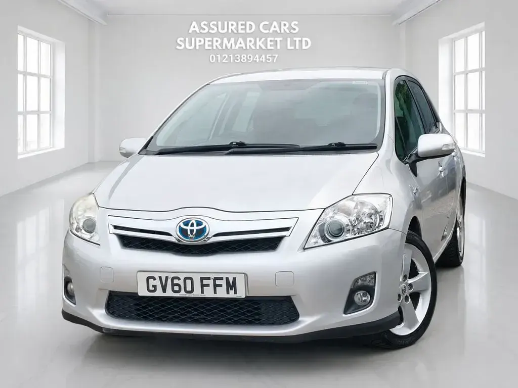Used Toyota Auris Hybrid T4 136 HP (100 kW) 2010 Silver Hatchback