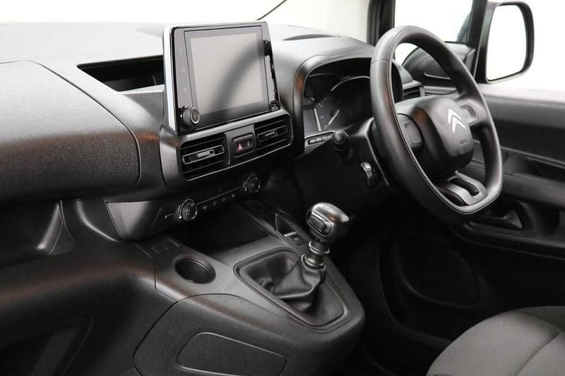 Used Citroën Berlingo 100 HP (73 kW) 2022 Grey MPV