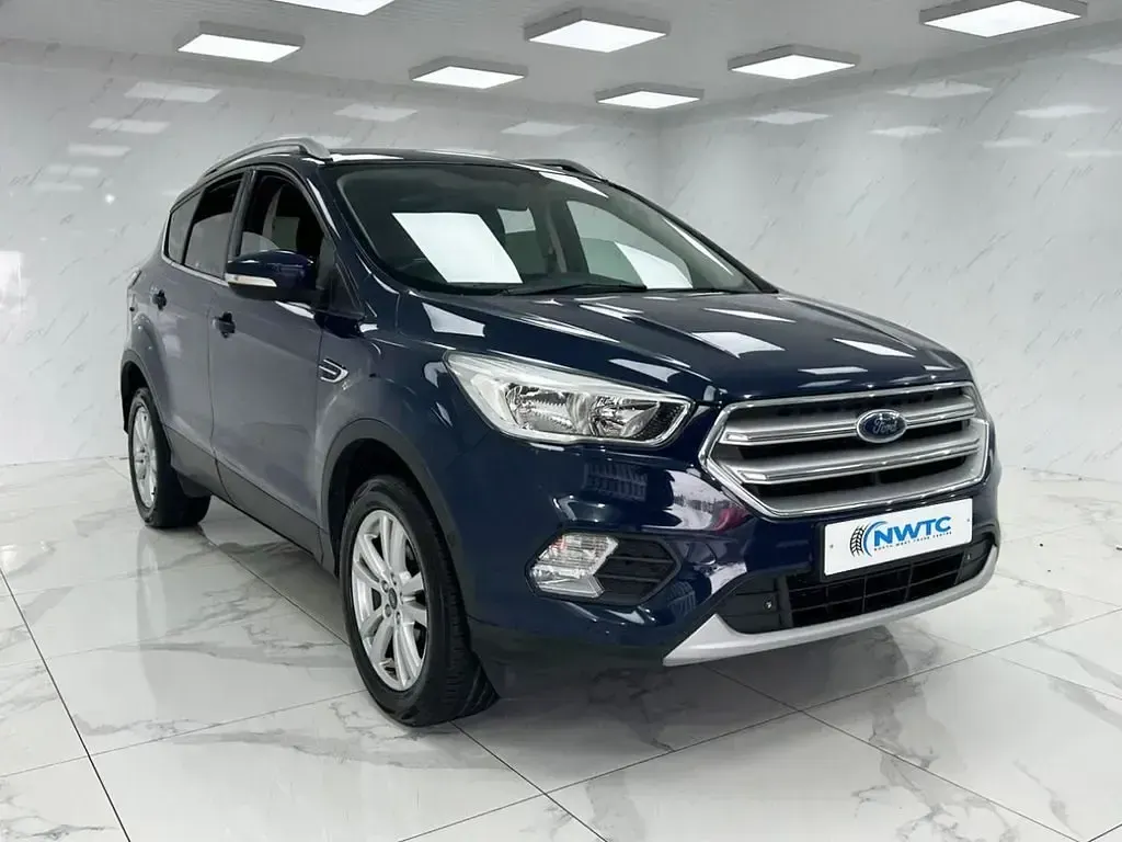 Begagnad Ford Kuga Zetec 150 HK (110 kW) 2017 Blå SUV