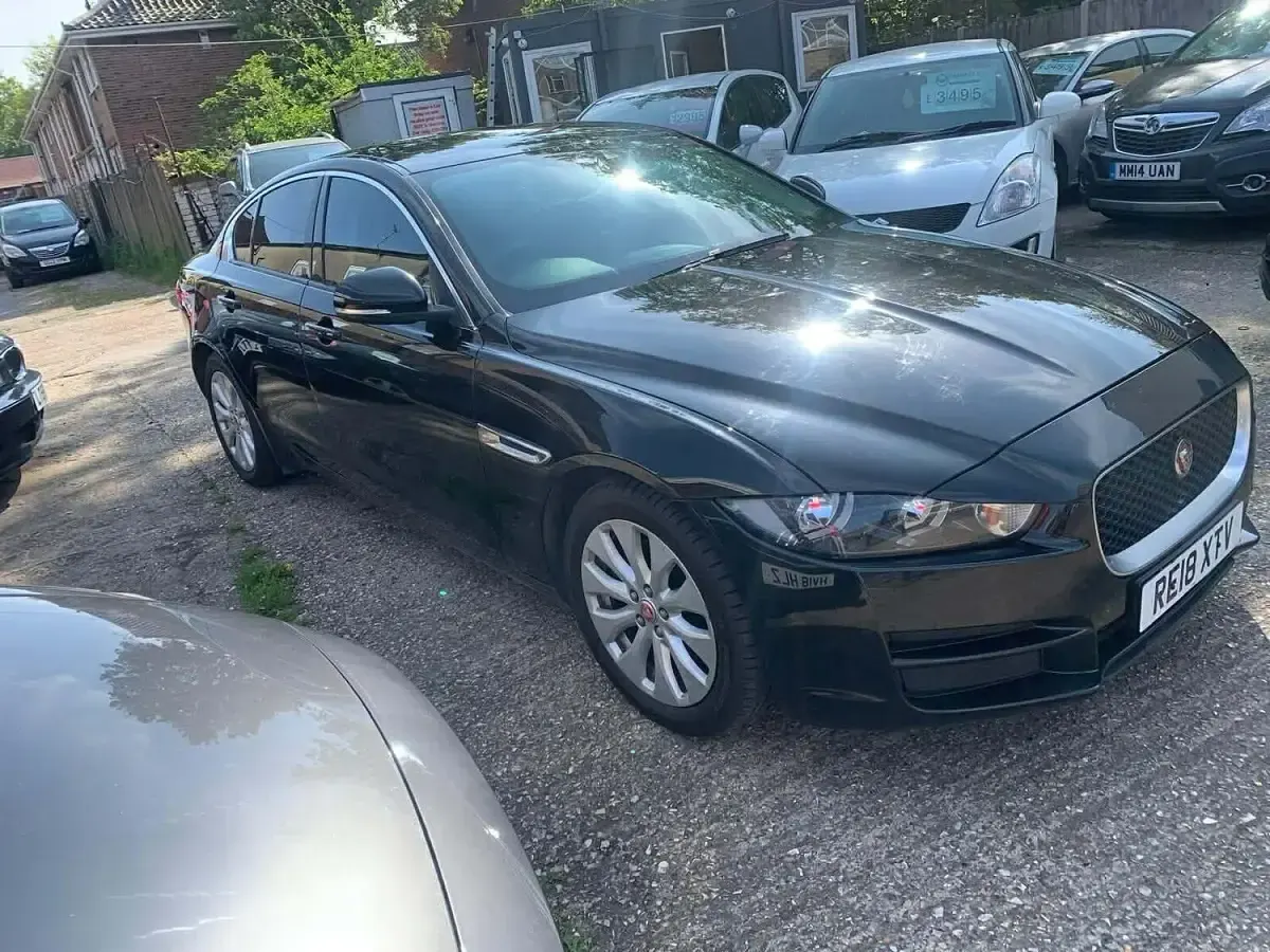 Used Jaguar XE SE 2018 Black Sedan