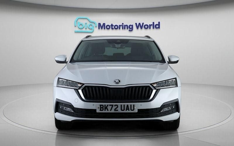 Used Skoda Octavia SE Technology 110 HP (80 kW) 2022 White Estate
