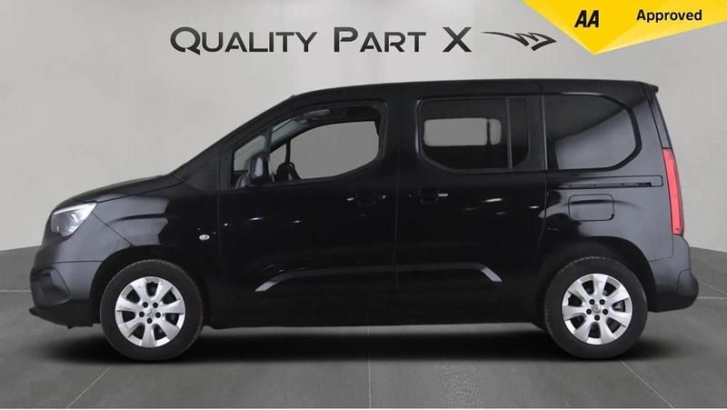 Second-hand Vauxhall Combo S 2023 Negru Monovolum