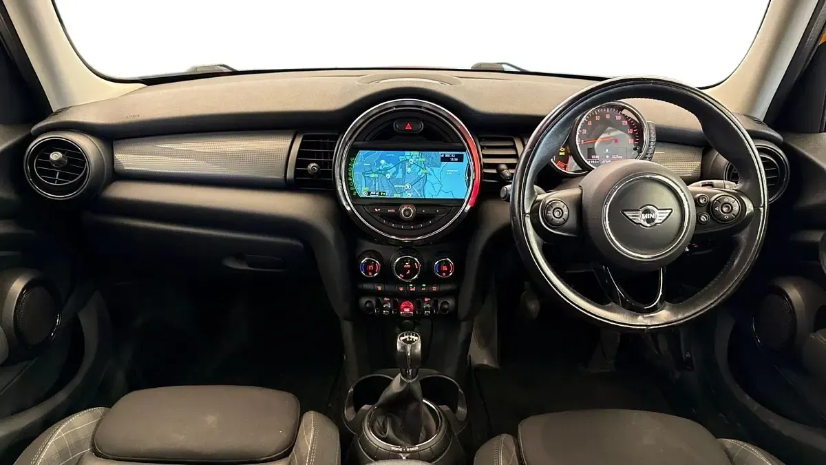 Used Mini Cooper D Hatch 114 HP (83 kW) 2017 Orange Hatchback