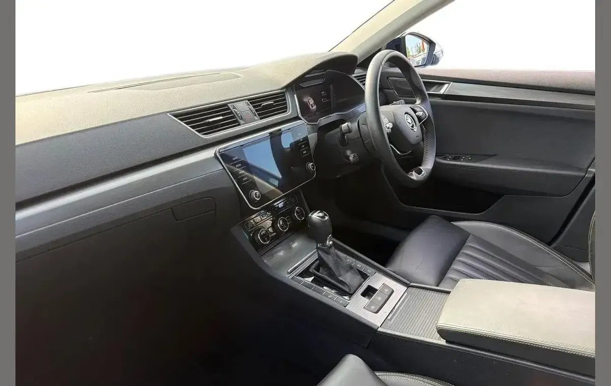 Usado Skoda Superb SE L 187 HP (137 kW) 2024 Azul Citadino