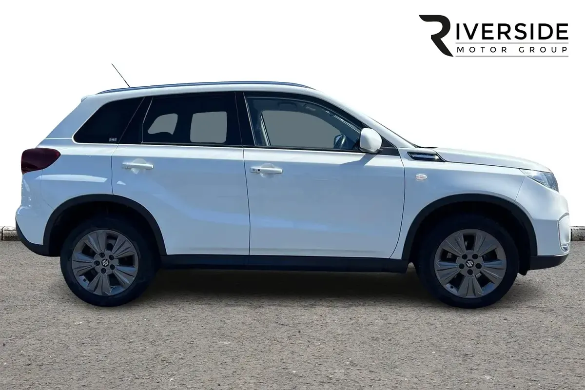 Gebraucht Suzuki Vitara SZ-T 140 PS (102 kW) 2022 Weiß SUV