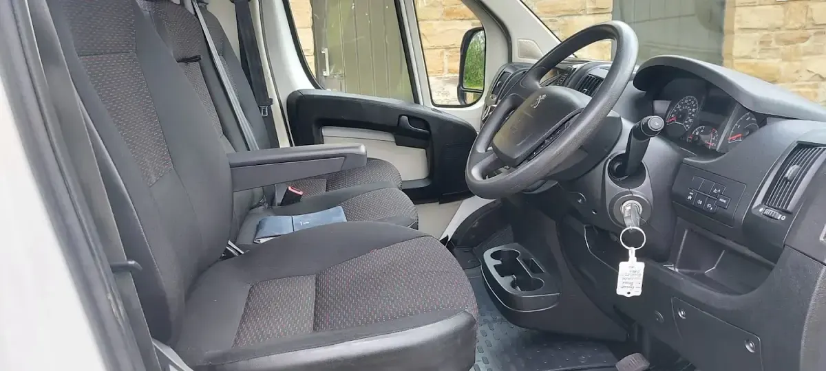 Used Peugeot Boxer 165 HP (121 kW) 2020 White Van