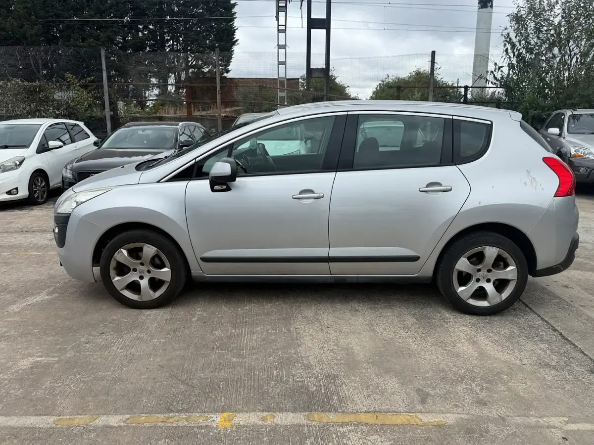 Used Peugeot 3008 Active 112 HP (82 kW) 2012 Silver Estate