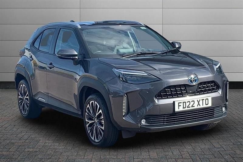 Decuma grey Used 2022 Toyota Yaris Cross SUV | £22,895 (Fair price) - Image 1/4