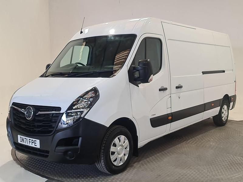 Used Vauxhall Movano 135 HP (99 kW) 2021 White