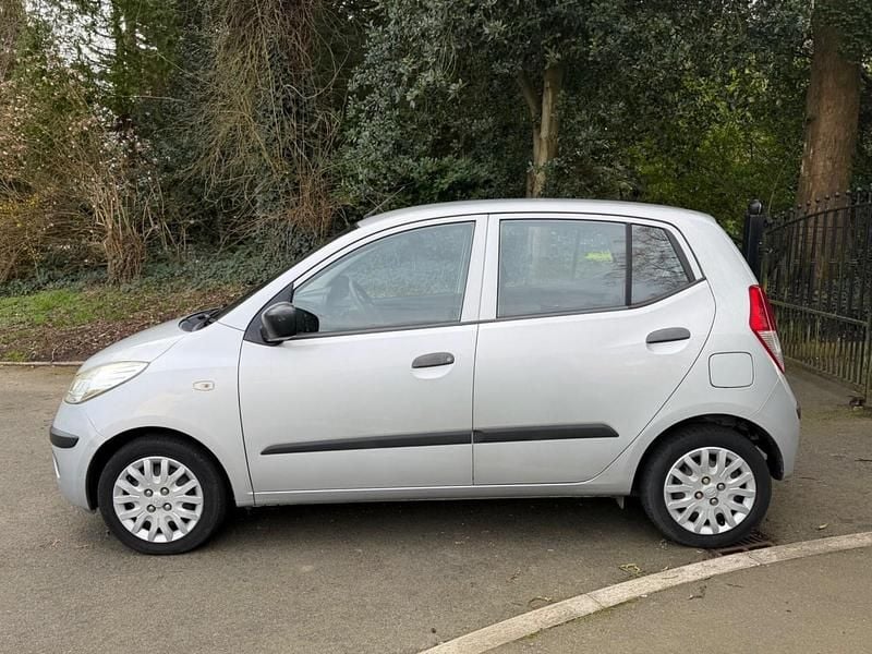 Used Hyundai i10 Classic 77 HP (56 kW) 2010 Silver Hatchback