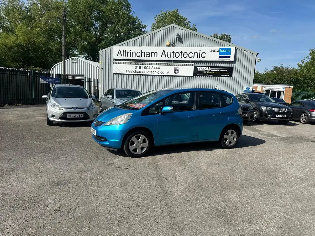 Used Honda Jazz ES 100 HP (73 kW) 2010 Blue Hatchback