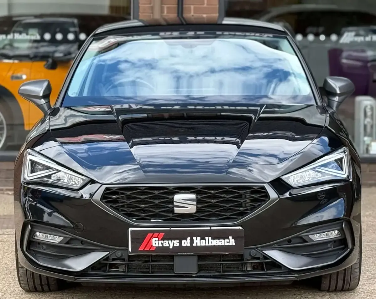 Usado Seat Leon FR 204 HP (150 kW) 2021 Preto Citadino