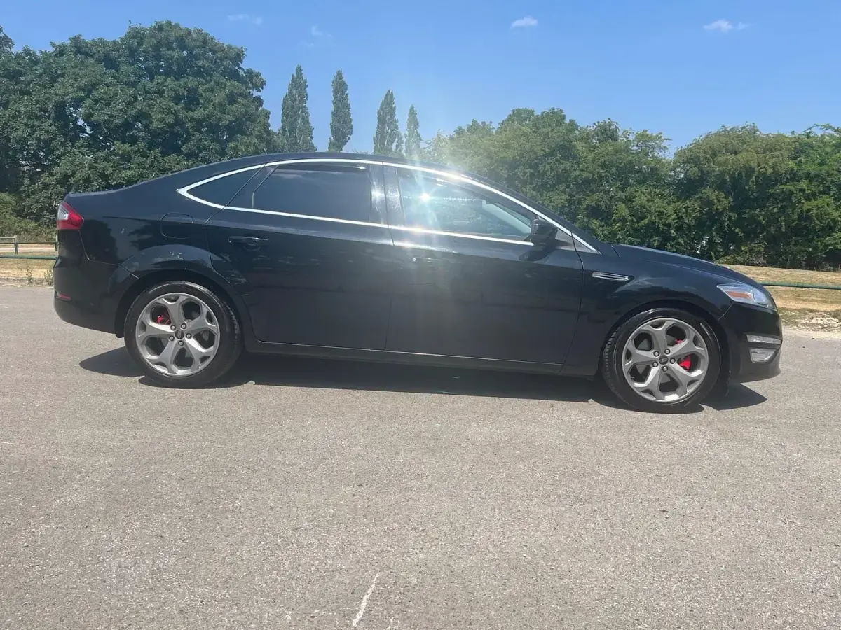 Used Ford Mondeo Titanium 163 HP (119 kW) 2011 Black Hatchback