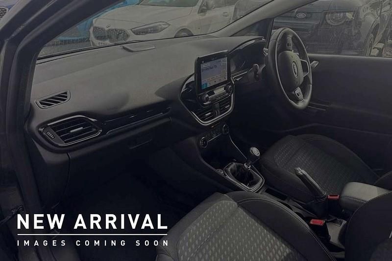 Used Ford Fiesta Titanium 121 HP (88 kW) 2017 Grey Hatchback
