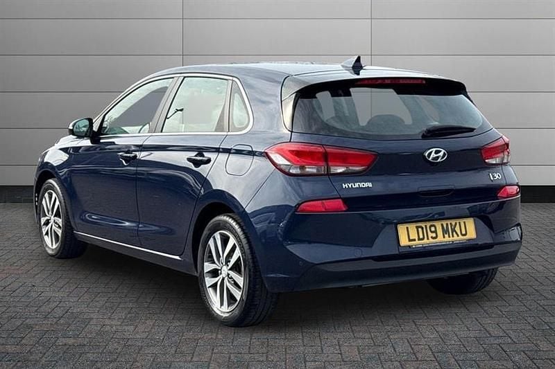 Used Hyundai i30 SE 140 HP (102 kW) 2019 Stellar blue Hatchback