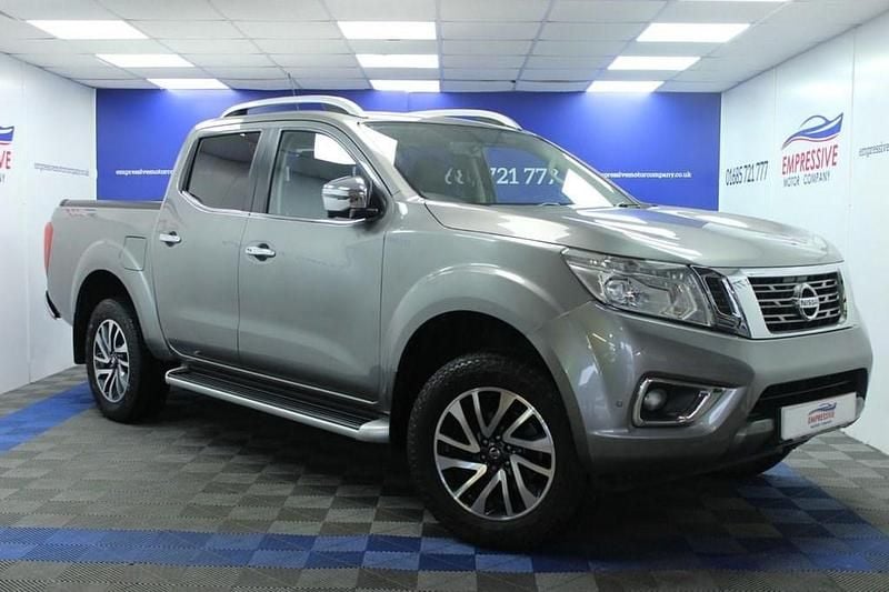 Used Nissan Navara Tekna 190 HP (139 kW) 2019 Grey Pickup