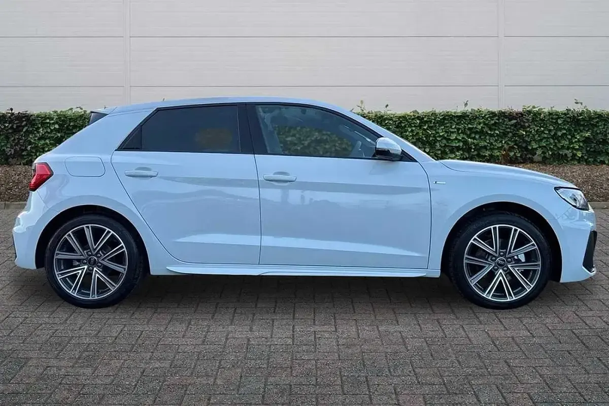 Used Audi A1 S-Line 150 HP (110 kW) 2025 Glacier white metallic SUV