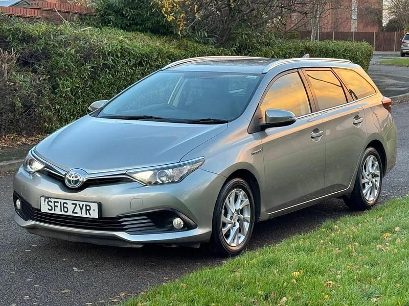 Used Toyota Auris Hybrid Business Edition 2016 Grey Estate