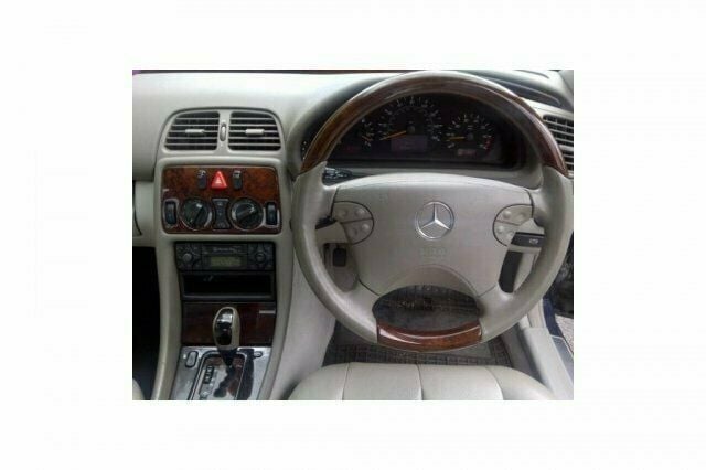 Used Mercedes CLK230 Avantgarde 197 HP (144 kW) 2002 Coupe