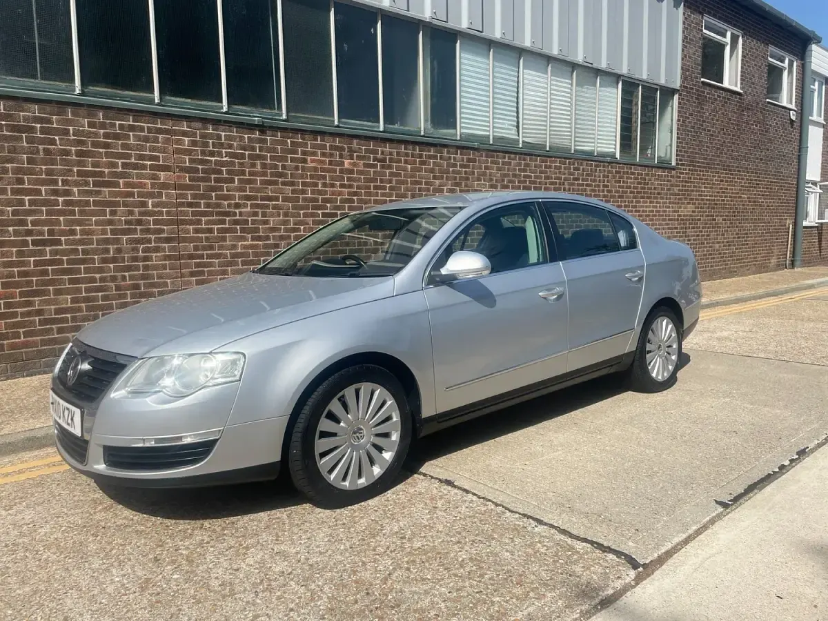 Used VW Passat Highline 110 HP (80 kW) 2010 Silver Sedan