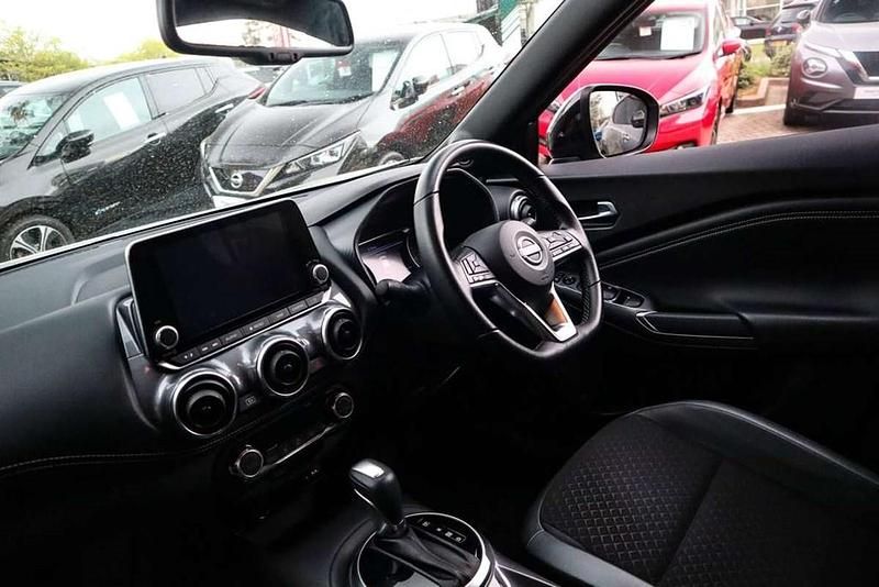 Used Nissan Juke N-Connecta 143 HP (105 kW) 2023 Grey SUV