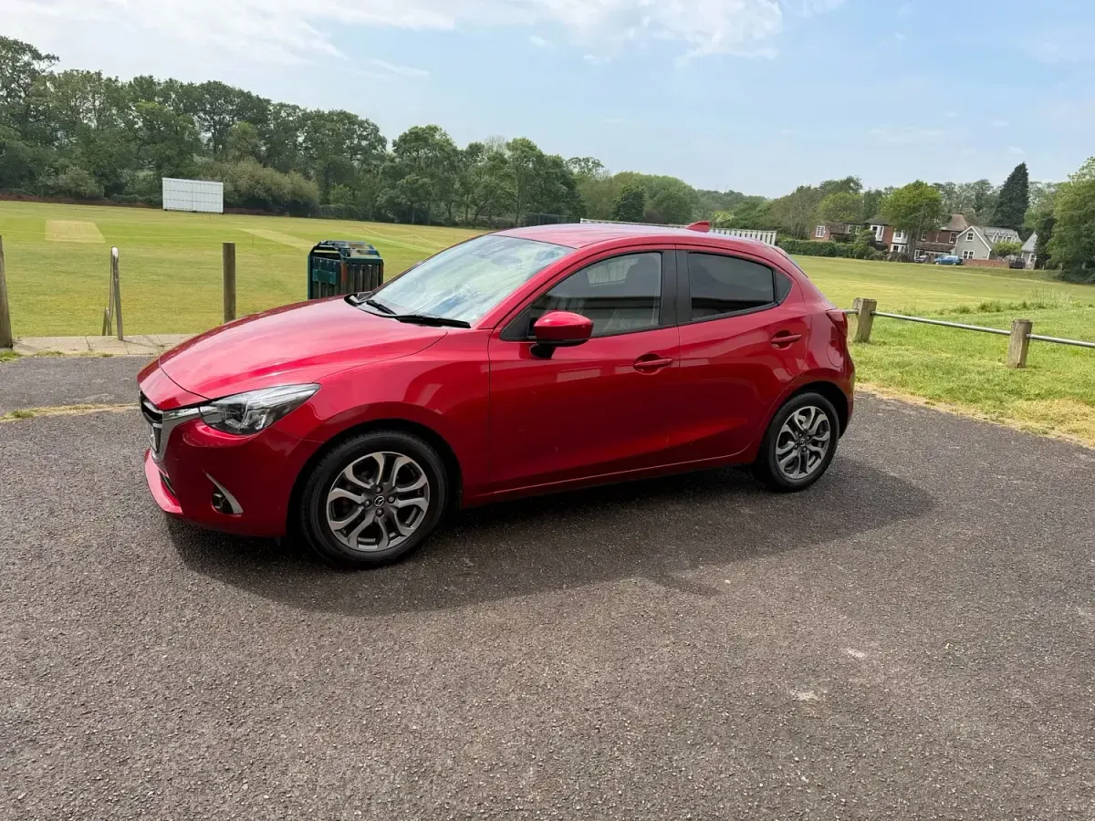 Usado Mazda 2 Inclusive 2019 Vermelho Citadino
