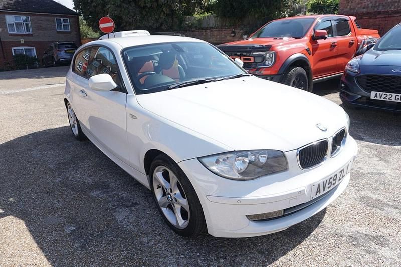White Used 2010 BMW 120 Comfort Edition Hatchback | £2,000 (Good price) - Image 1/4