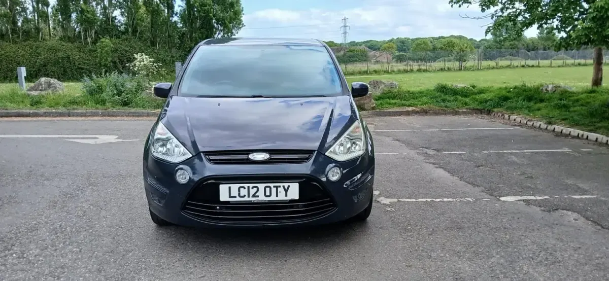 Usado Ford S-MAX Zetec 115 HP (84 kW) 2012 Cinzento Monovolume