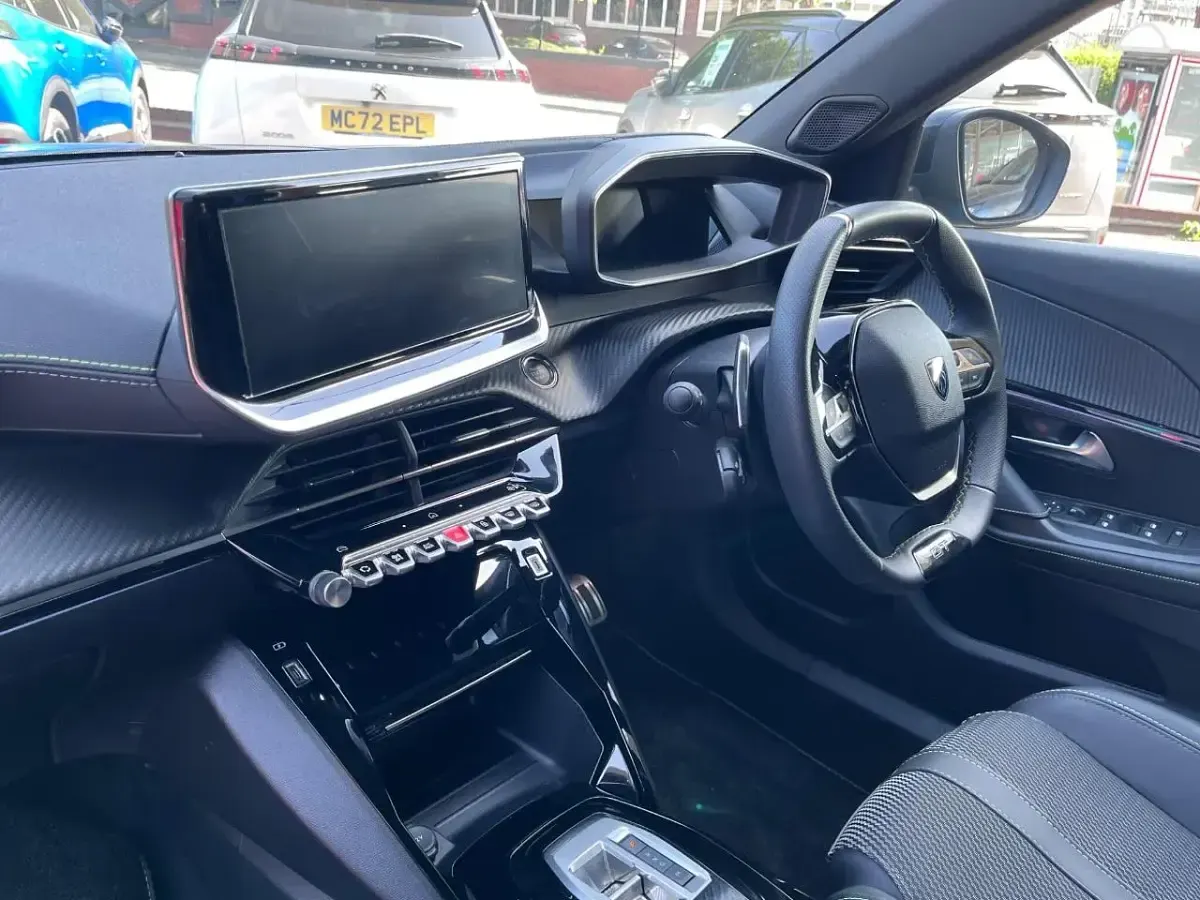 Used Peugeot 2008 GT 134 HP (98 kW) 2025 Blue SUV