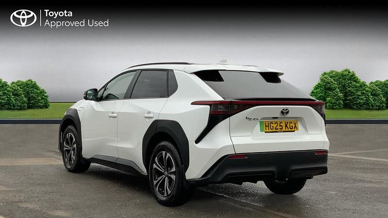 Used Toyota bZ4X 150 kW (204 HP) 2025 White SUV