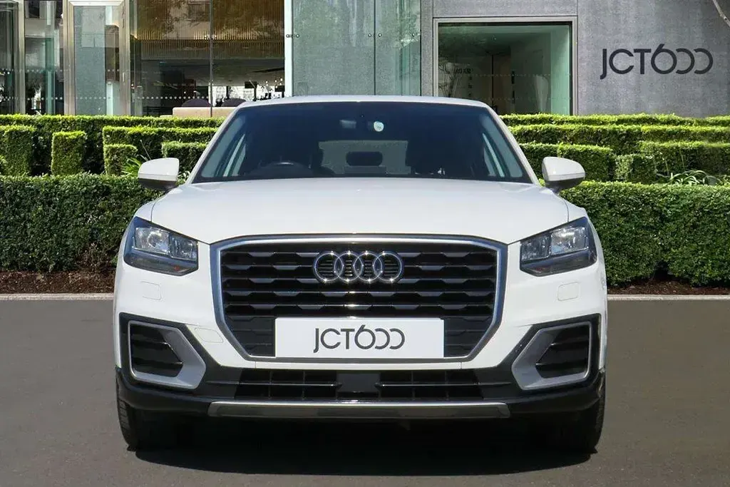 Usado Audi Q2 Sport 150 HP (110 kW) 2019 Branco SUV