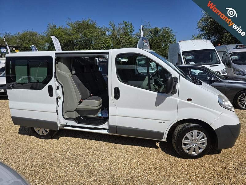 Gebraucht Vauxhall Vivaro 115 PS (84 kW) 2011 Weiß Van / Kleinbus