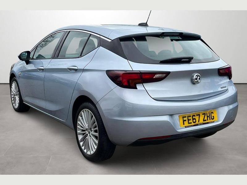 Used Vauxhall Astra Elite 148 HP (108 kW) 2017 Grey Hatchback
