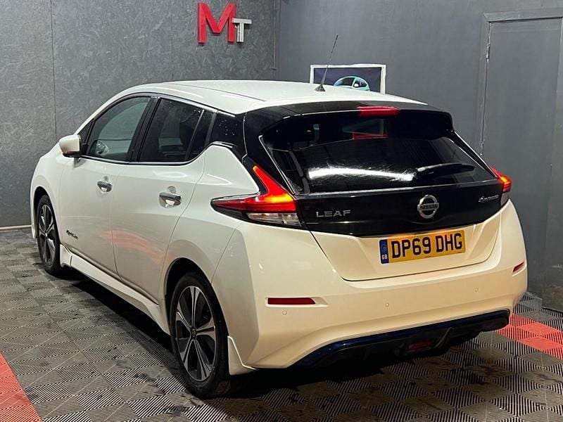 Used Nissan Leaf N-Connecta 110 kW (150 HP) 2019 White Hatchback