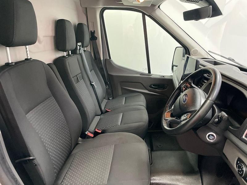 Begagnad Ford Transit Limited 165 HK (121 kW) 2024 Grå Van