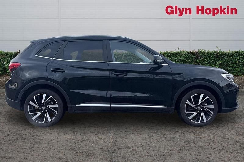 Used MG ZS Trophy 2025 Black Hatchback