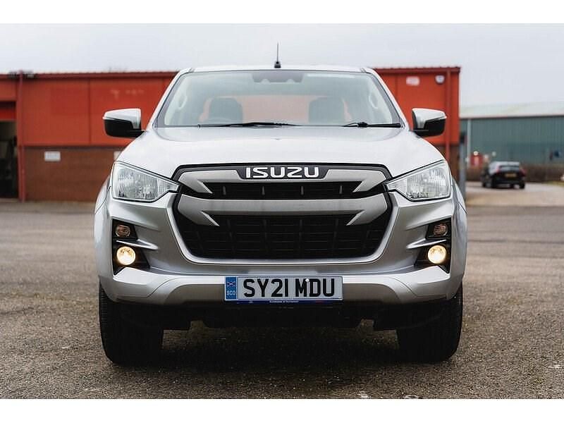 Used Isuzu D-Max 163 HP (119 kW) 2021 Silver Pickup