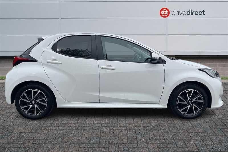 Used Toyota Yaris Hybrid Design 2021 White Hatchback