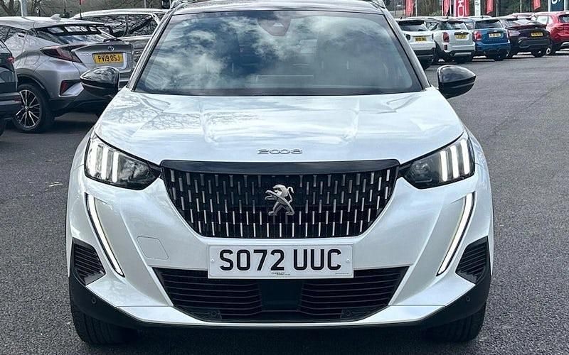 Usado Peugeot 2008 GT 131 HP (96 kW) 2023 Branco SUV