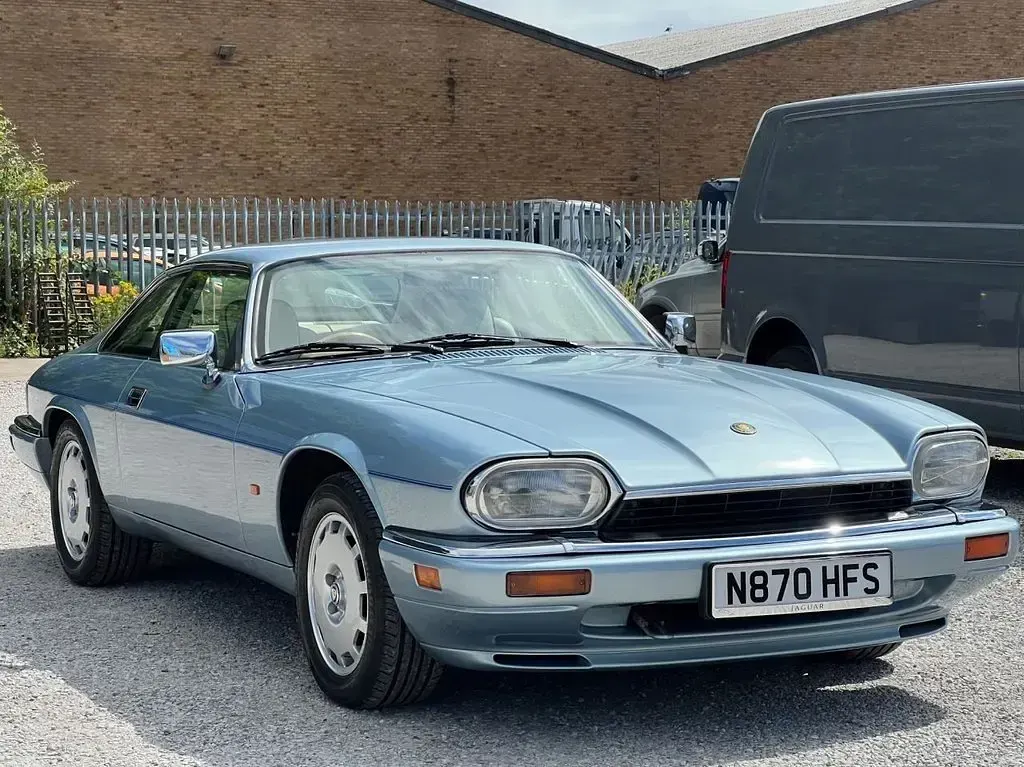 Used Jaguar XJ 223 HP (164 kW) 1996 Silver Sedan