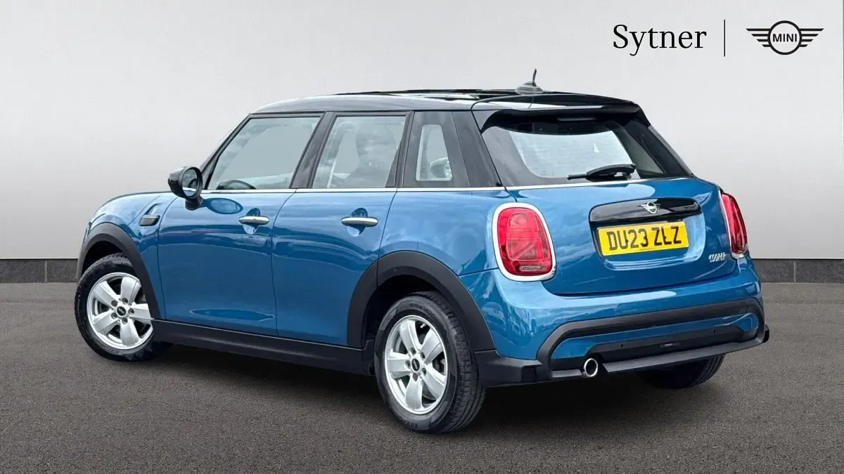 Used Mini Cooper Classic 134 HP (98 kW) 2023 Blue Hatchback