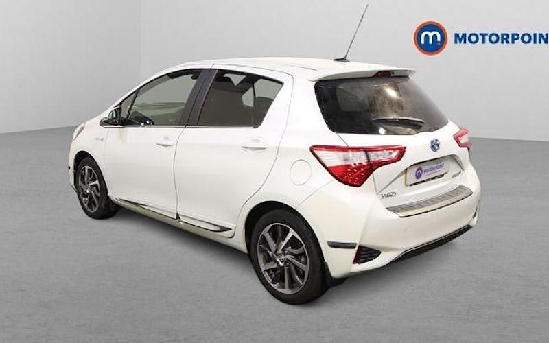 Used Toyota Yaris Hybrid 101 HP (74 kW) 2020 Hatchback