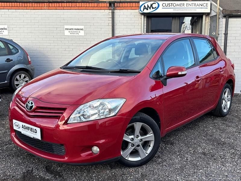 Red Used 2010 Toyota Auris Hatchback | £4,999 (Fair price) - Image 1/4