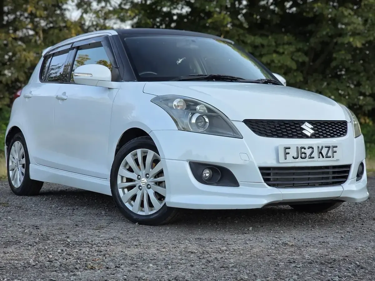 Used Suzuki Swift SZ4 94 HP (69 kW) 2013 White Hatchback